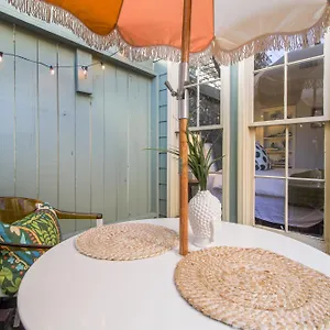 Private Patio Retreat In Charming Downtown Savannah