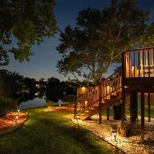 Lakefront Retreat Near Tybee With King Bed And Free Parking Savannah
